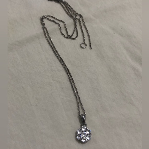 Jones New York Crystal pendant Necklace - Picture 6 of 8